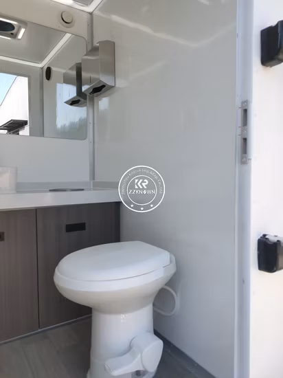 Maßgeschneiderte Station Fertighaus Tragbare Badezimmer Duschräume Outdoor Camping Mobile Toilette Anhänger Luxus-Toilettenanhänger
